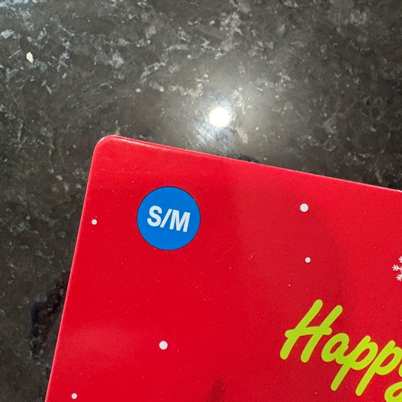 NWT - WINTER SNOWFLAKE - BRIGHT RED - WARM PET HARNESS - Picture 9 of 11